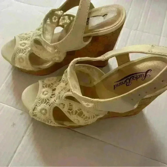 Lucky Brand Women’s Cork Wedge Heels Size 7 - Picture 2 of 5